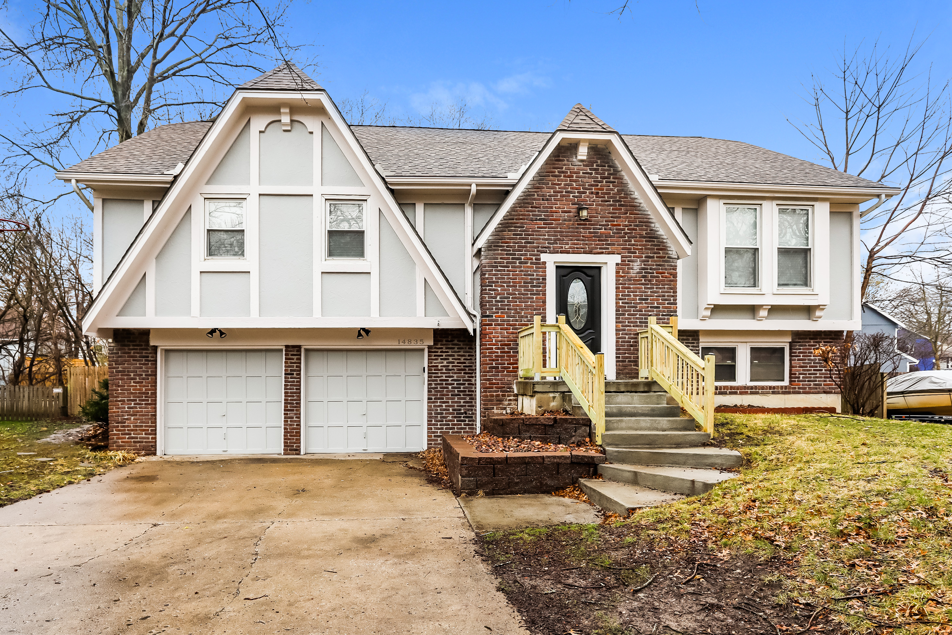 14835 S Locust St Olathe, KS 66062